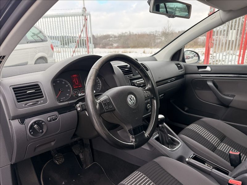 Volkswagen Golf 1,4 TSI DIGIKLIMA 6KVALT - fotka 10 z 24