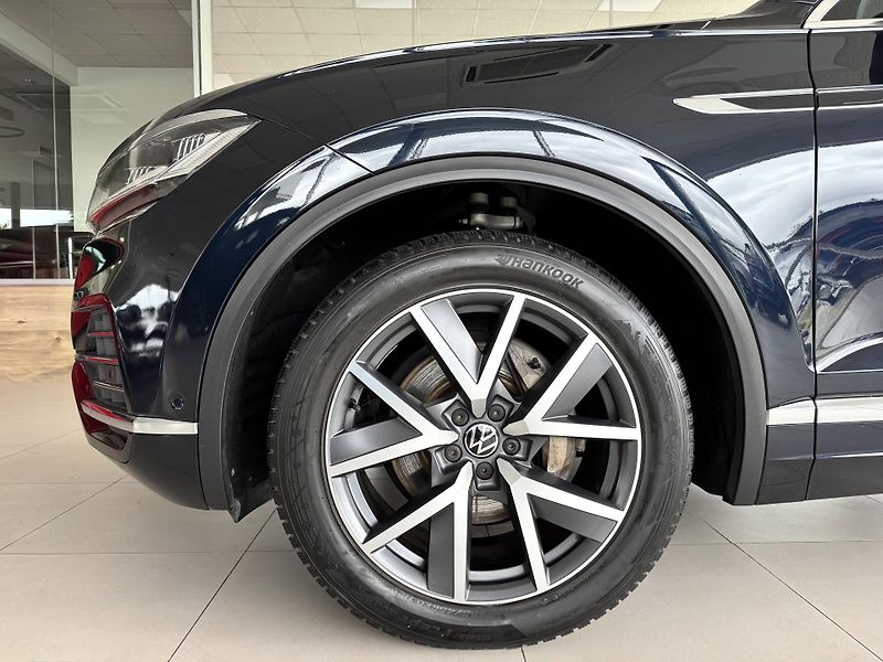 Volkswagen Touareg 3,0TDI 210kW*Discover*Vzduch - fotka 46 z 46