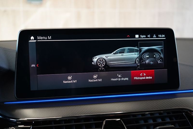 BMW M5 Competition xDrive, B&W, HUD - fotka 30 z 47