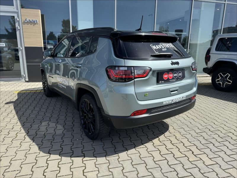 Jeep Compass 1,5 130k Upland  e-Hybrid - fotka 4 z 14