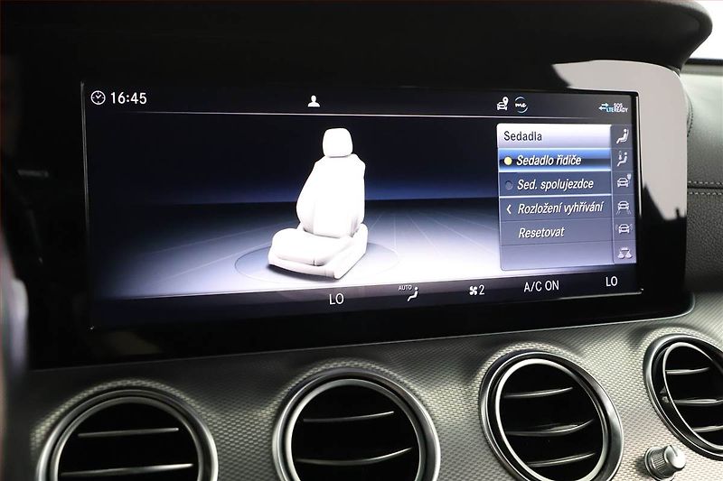 Mercedes-Benz Třídy E (2019) E 300 de - fotka 18 z 31