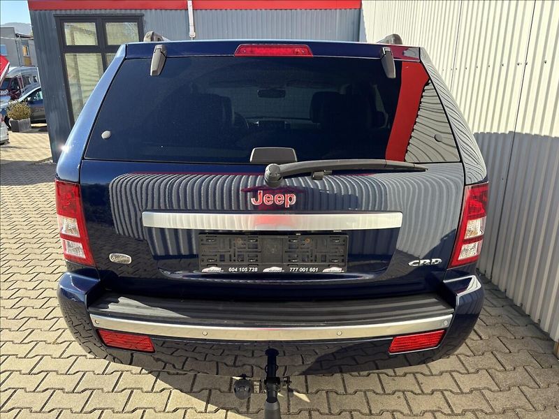 Jeep Grand Cherokee 3.0 CRDI V6 Limited 4x4 - fotka 7 z 19