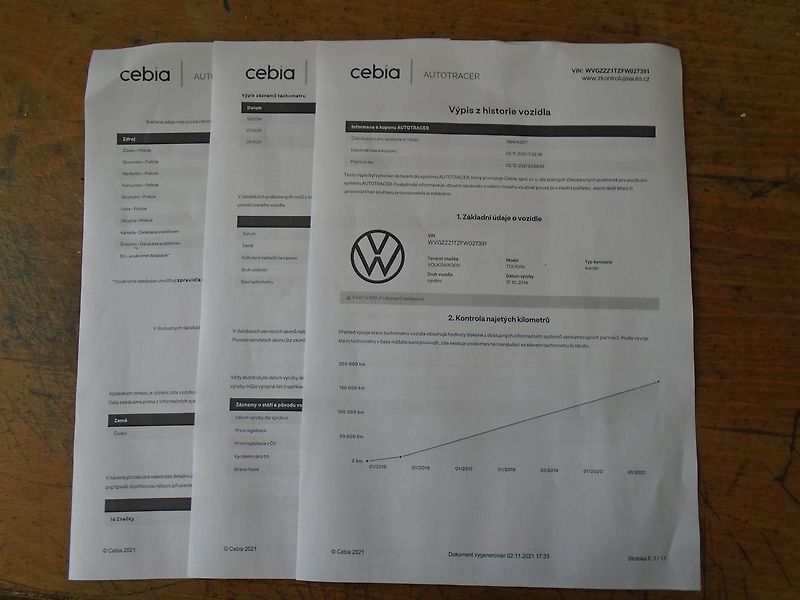 Volkswagen Touran 2.0 TDI 7míst,servisní histori - fotka 28 z 42