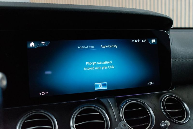 Mercedes-Benz Třídy E E 220d AMG*4MATIC*TAŽNÉ*ACC*ČR - fotka 34 z 52