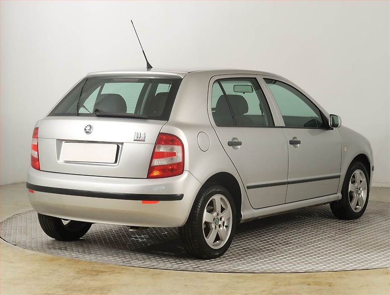Škoda Fabia (2005) 1.4 16V, po STK, servisované - fotka 5 z 15