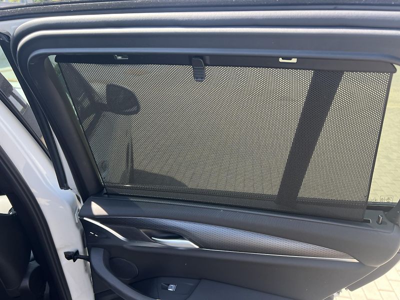 BMW X3 30e M Sport xDrive Laser - fotka 13 z 17
