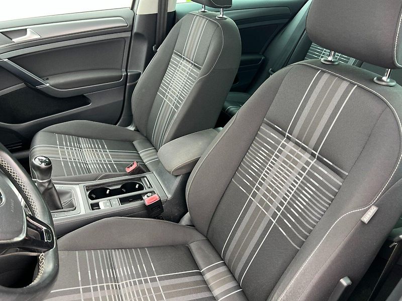 Volkswagen Golf Variant (2016) 1.2TSi LOUNGE Edition - fotka 16 z 33