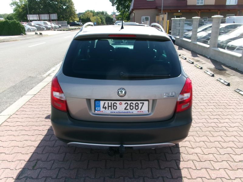 Škoda Fabia (2010) 1,2TSI SCOUT KLIMA TAŽNÉ - fotka 7 z 28