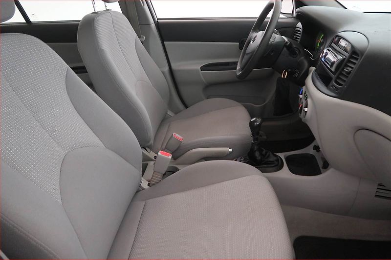 Hyundai Accent (2009) 1.5 CRDi, po STK - fotka 9 z 14