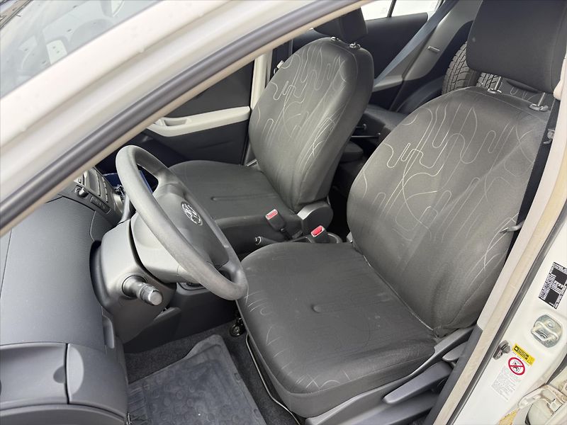 Toyota Yaris 1,3 Terra Cool - fotka 9 z 14