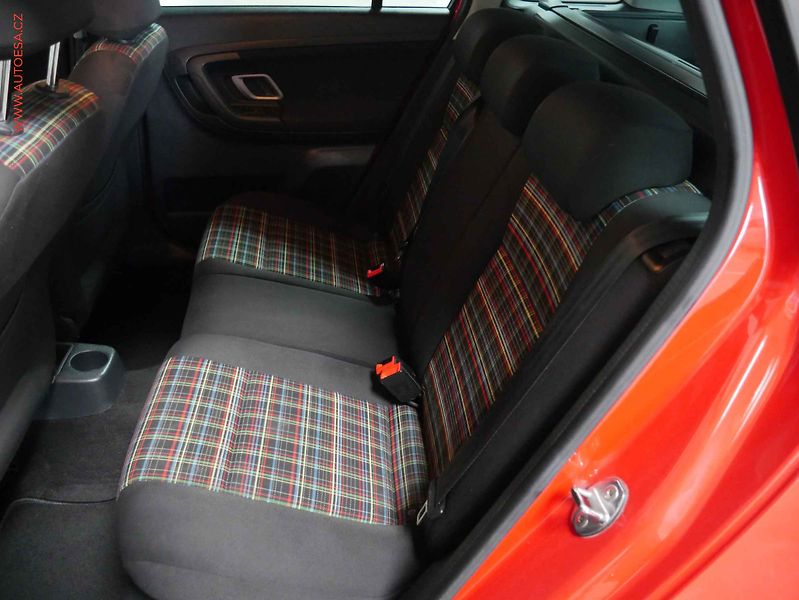 Škoda Fabia (2012) 1.2 TSI, AC. temp. - fotka 10 z 18