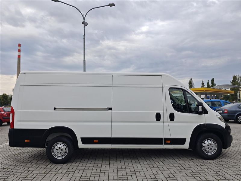 Citroën Jumper 2,2 BlueHDi140 S&S MAN6  FURGO - fotka 7 z 20