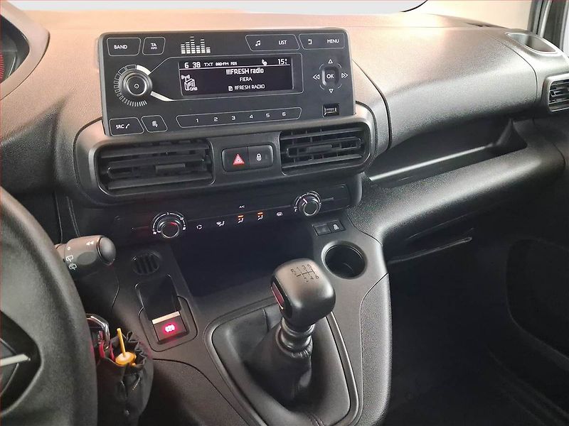 Peugeot Partner (2023) 1.5 BlueHDi, 3Místa, ČR, DPH - fotka 9 z 15