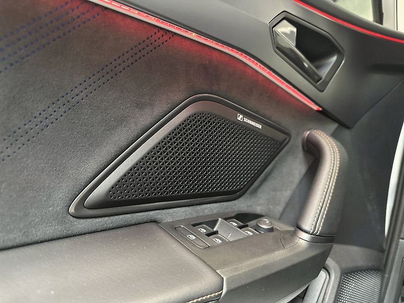 Cupra Leon (2026) SP 1.5 eTSI 150 DSG Black Edit - fotka 12 z 23