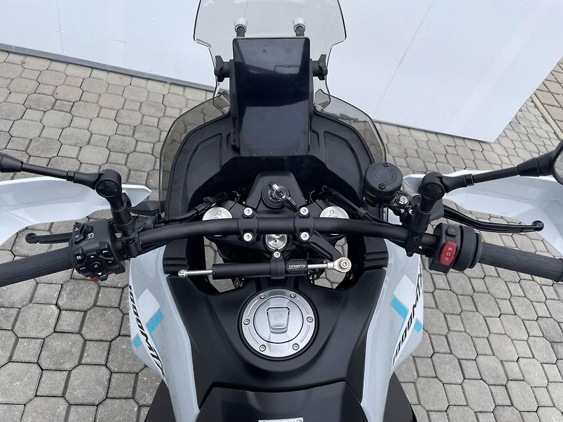 CFMOTO (2026) 1000MT-X Adventure EU5+ - fotka 10 z 12