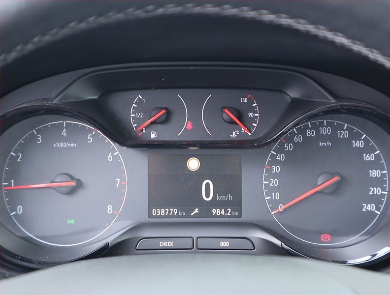 Opel Grandland X (2019) 1.2 Turbo, Serv.kniha - fotka 10 z 16
