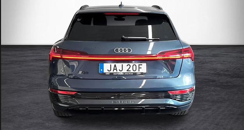 Audi Q8 e-tron 55 Q 360k 4 zóny Pano Matrix - fotka 6 z 22