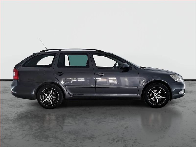 Škoda Octavia (2010) Ambiente 1.4 TSI, Tempomat - fotka 6 z 16