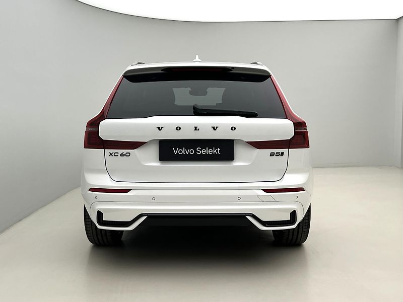 Volvo XC60 B5 AWD BLACK EDITION PLUS AUT  - fotka 12 z 45