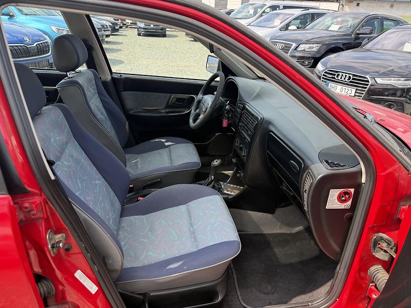 Seat Cordoba 1.6i - fotka 10 z 13