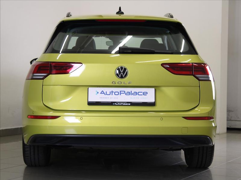 Volkswagen Golf 1,0 TSi Variant Life 53tkm.ČR - fotka 4 z 22