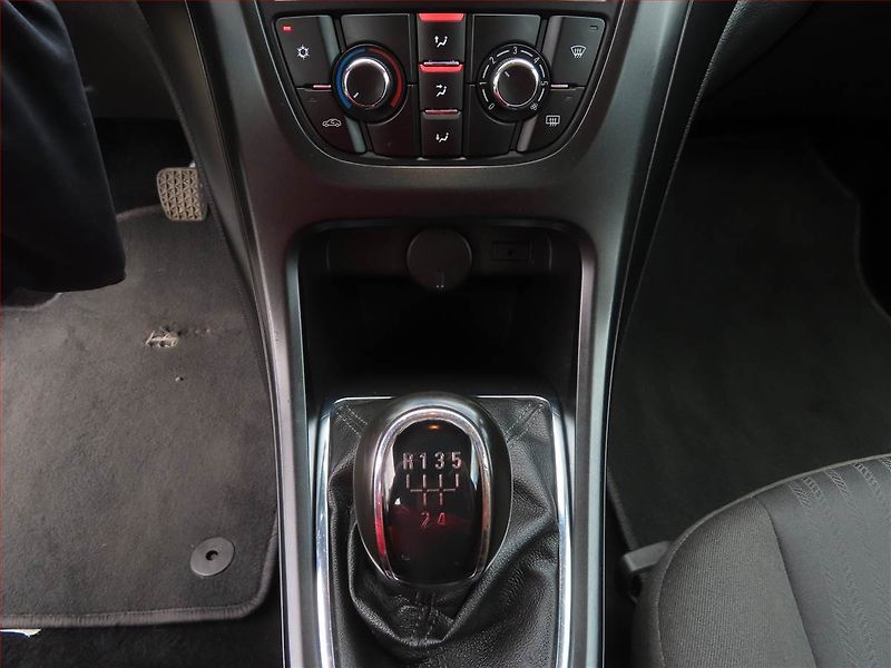 Opel Astra (2010) 1.4 16V, jezdí výborně - fotka 14 z 16