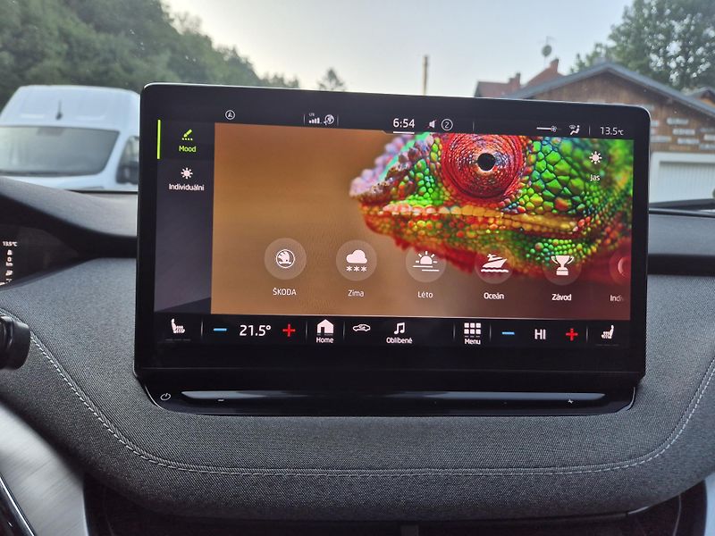 Škoda Enyaq 150kw, iV80 19ALU SOH 92% - fotka 27 z 45