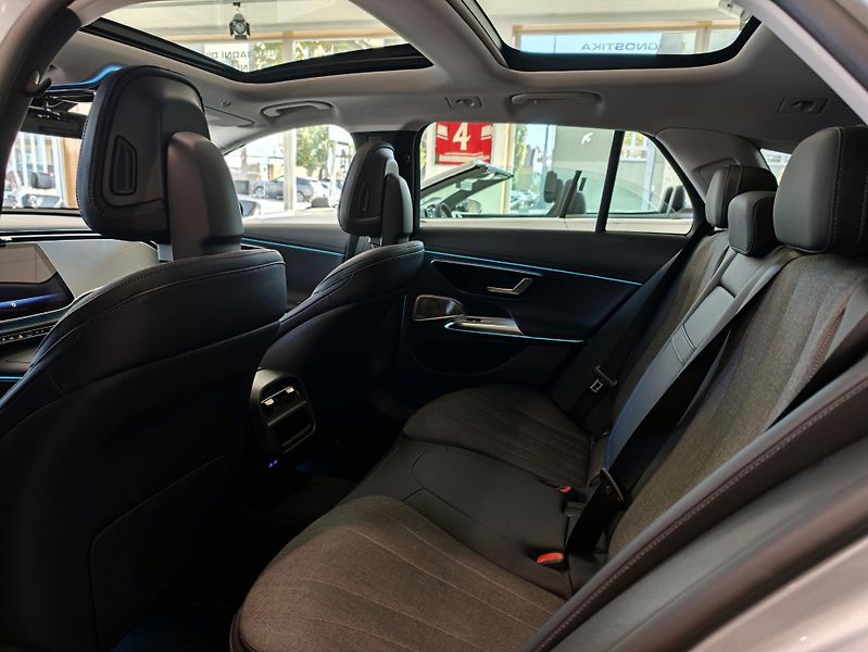 Mercedes-Benz Třídy E E300 de T 4M Avantgarde Adv+ - fotka 17 z 34