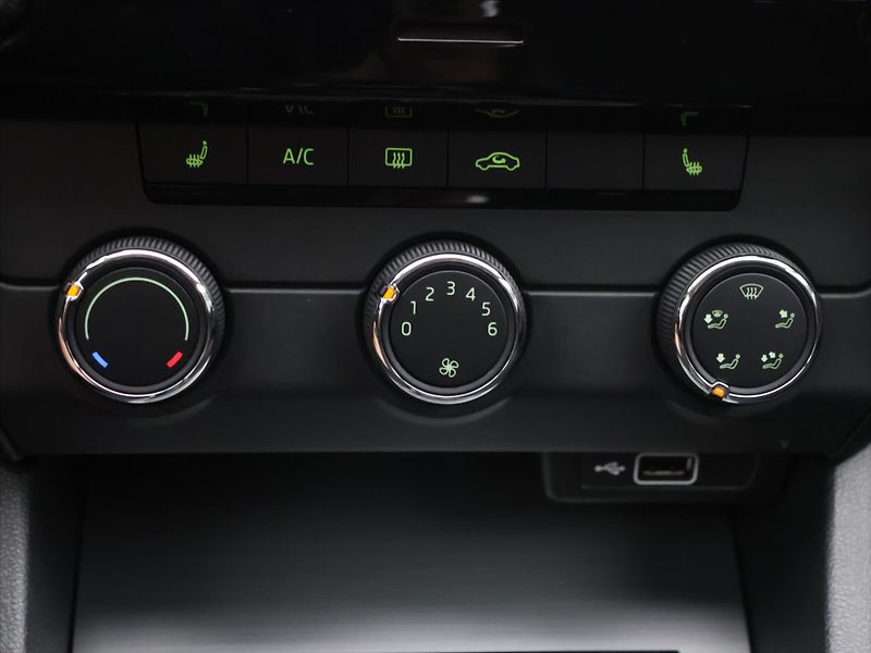 Škoda Octavia 1,6 TDI 85kW CZ Ambition - fotka 23 z 31