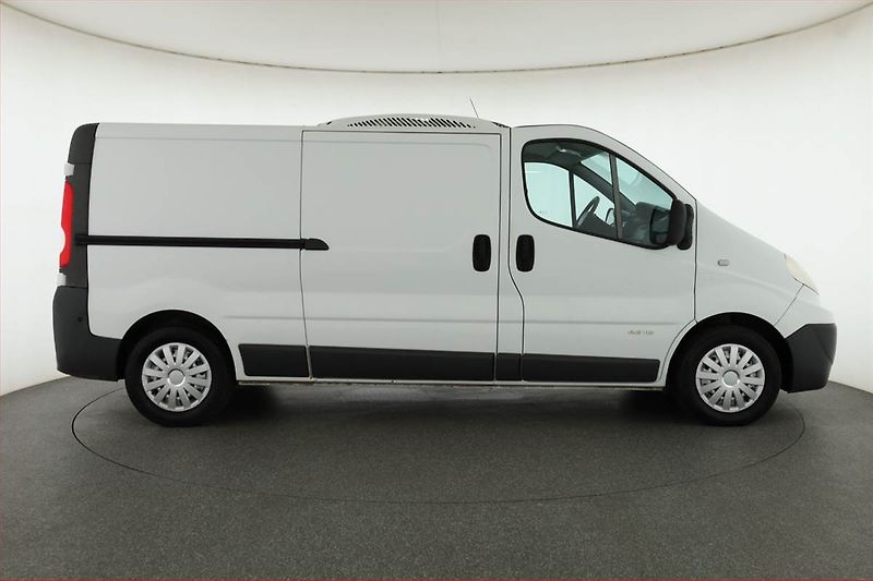Renault Trafic (2013) 2.0 dCi, 1Maj - fotka 6 z 17