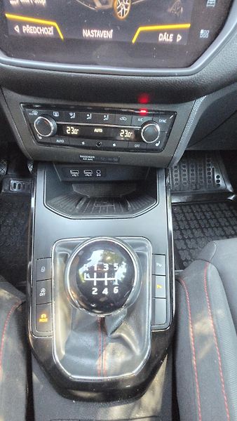 Seat Arona 1.5TSI 16V ACT FR 110KW  1MAJ. - fotka 33 z 47