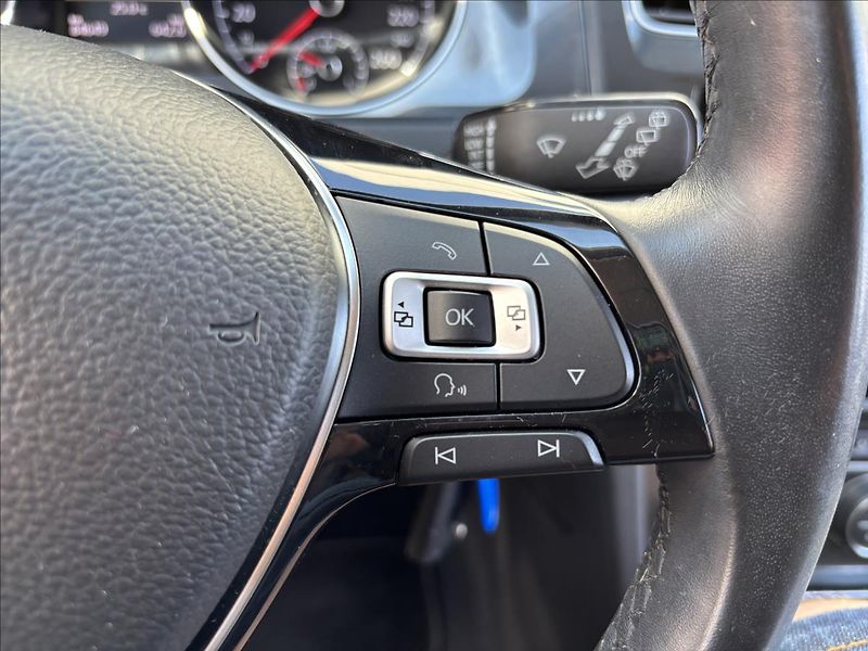 Volkswagen Golf 1,0 TSI 81 kW Comfortline - fotka 34 z 48