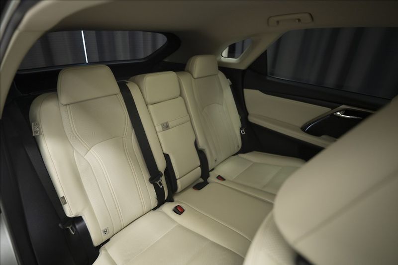 Lexus RX 3,5 AWD HYBRID 1. MAJITEL ČR - fotka 13 z 50