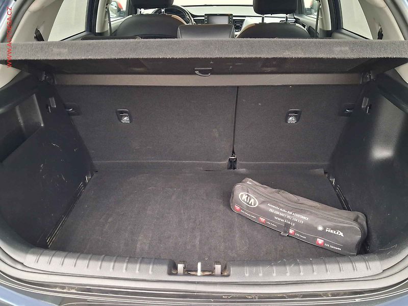 Kia Stonic (2019) 1.4i, ČR, Navi, kamera - fotka 7 z 18