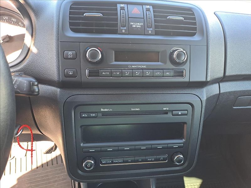 Škoda Fabia 1,2 TSI DIGIKLIMA,TEMPONAT - fotka 12 z 14