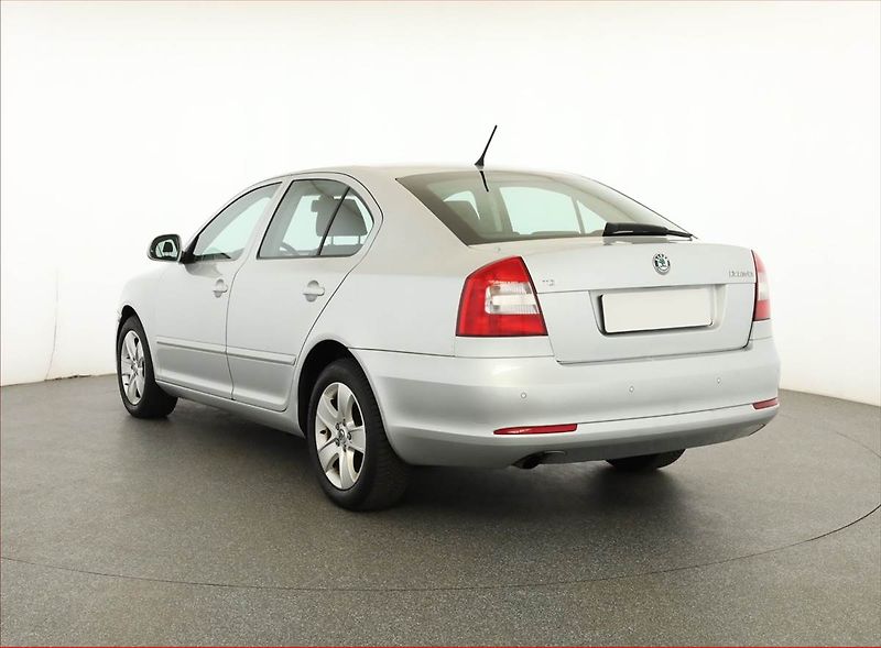 Škoda Octavia (2011) Elegance 1.6 TDI, Automat - fotka 4 z 16
