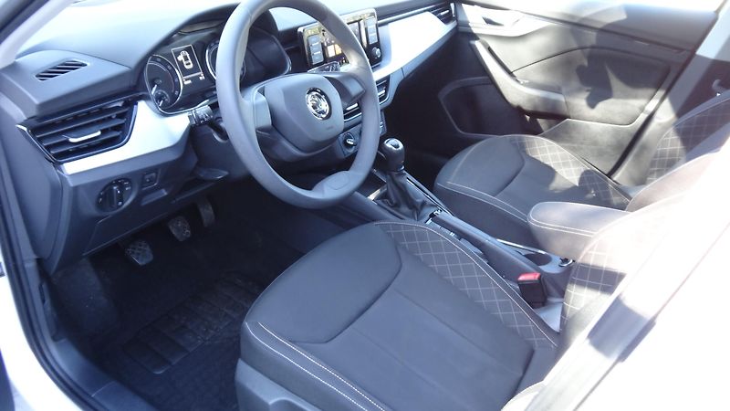 Škoda Scala 1.5TSI Ambition - fotka 2 z 18