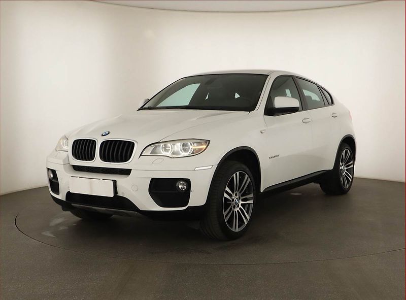 BMW X6 (2013) M Paket xDrive30d, 4X4 - fotka 2 z 15