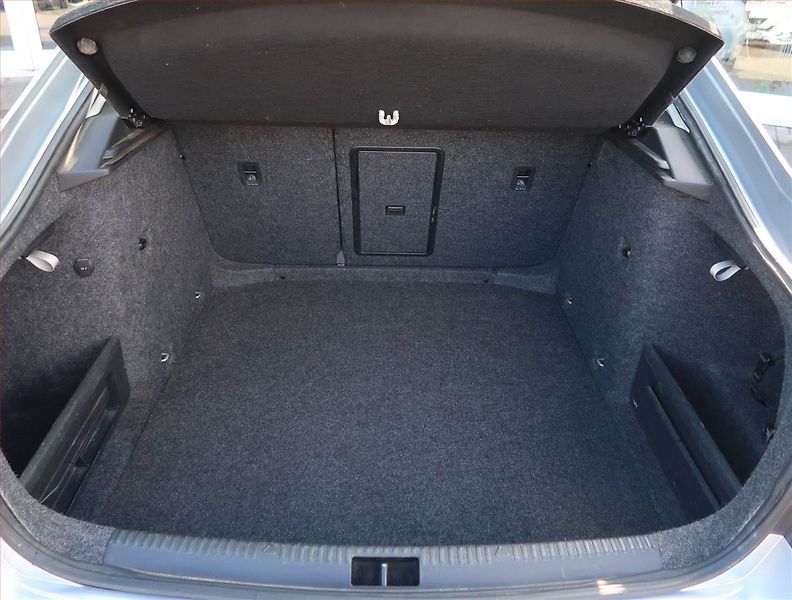 Škoda Octavia (2014) Elegance 2.0 TDI, Xenony - fotka 13 z 14