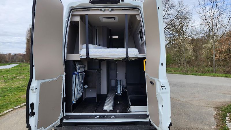 Iveco 50C18HA8V/P 3,0D RVEvolution  - fotka 19 z 33