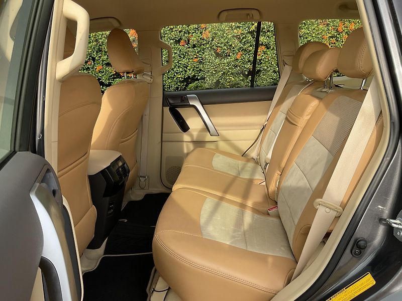 Toyota Land Cruiser (2017) Luxury, Servisní knížka - fotka 7 z 20