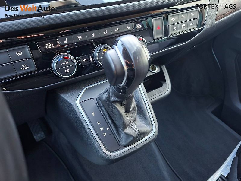 Volkswagen Multivan (2020) Highline,2.0 TDI,146kW,DSG,4Mo - fotka 16 z 31