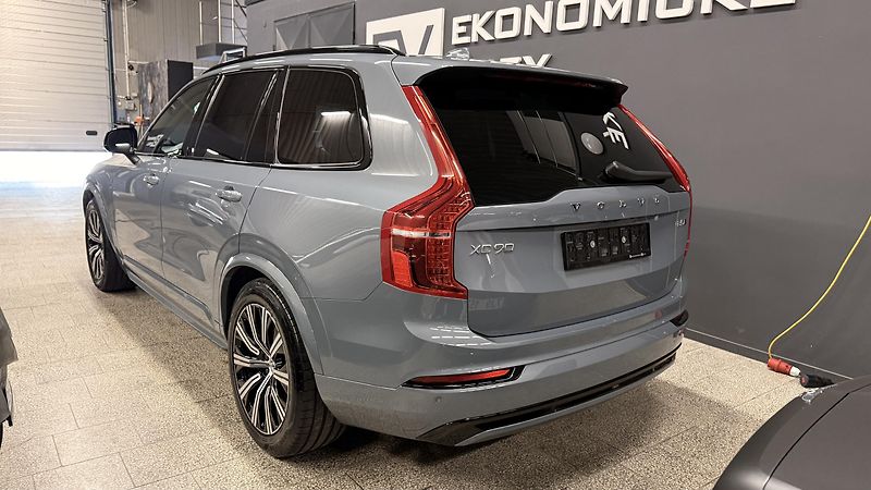 Volvo XC90 (2022) B5 ,ČR, Plus Dark,ventilace - fotka 20 z 72
