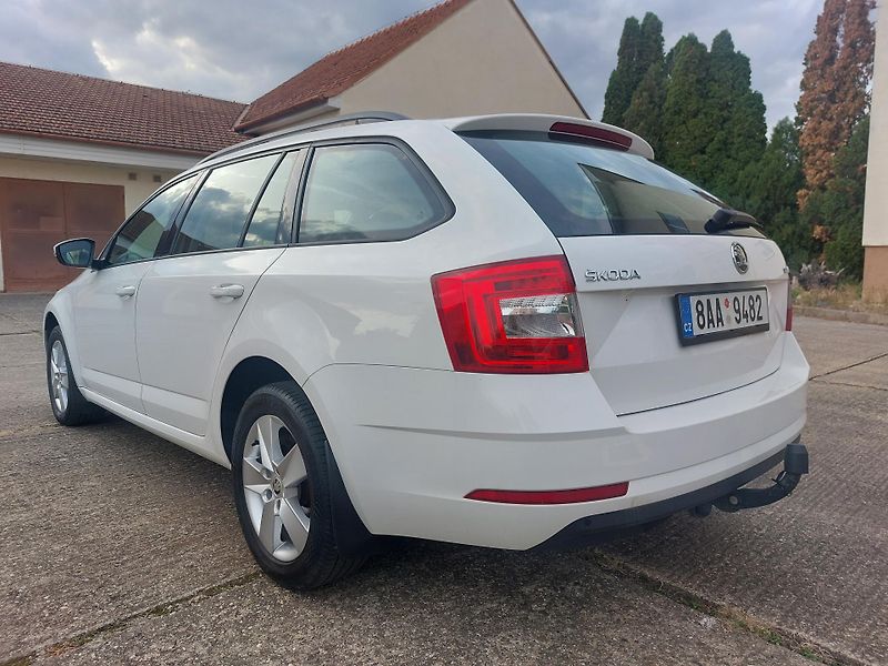 Škoda Octavia 1,6 TDi 85kw Ambition ČR Nav. - fotka 6 z 18