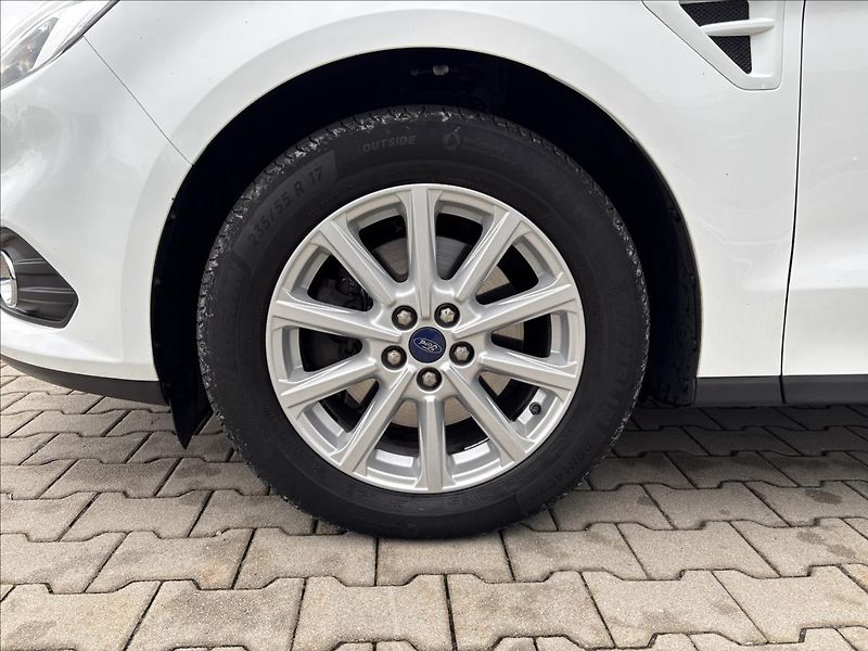 Ford S-MAX 2,0 TDCi 110 kW Titanium - fotka 9 z 45