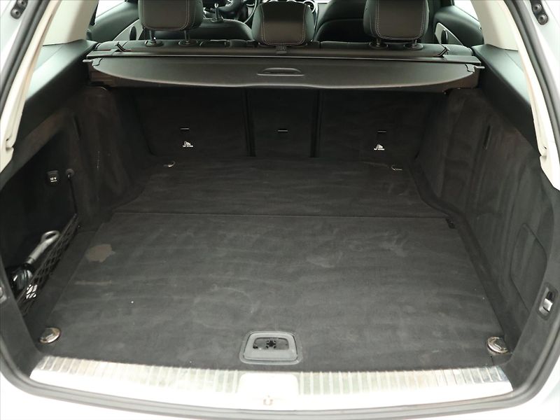 Mercedes-Benz Třídy C 2.1 220d 125kW Aut. Avantgarde - fotka 10 z 32
