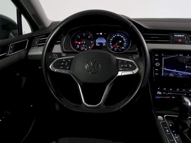 Volkswagen Passat (2023) BUSINESS PREMIUM 2.0TDI 110KW - fotka 16 z 36