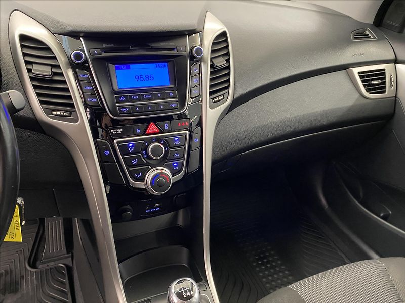 Hyundai i30 1,6 GDi 99 kW 1.maj. ČR Komfor - fotka 16 z 25