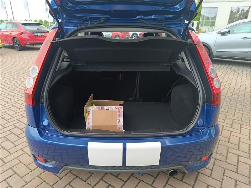 Ford Fiesta 2,0 Duratec ST 150 - fotka 8 z 19