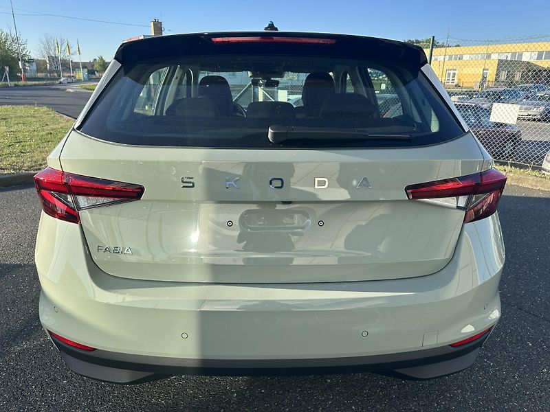 Škoda Fabia CLASSIC 1.0TSI 85kW + tažné - fotka 5 z 12
